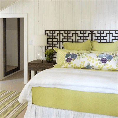 Room Decoration Ideas-floral-bed wooden headboard