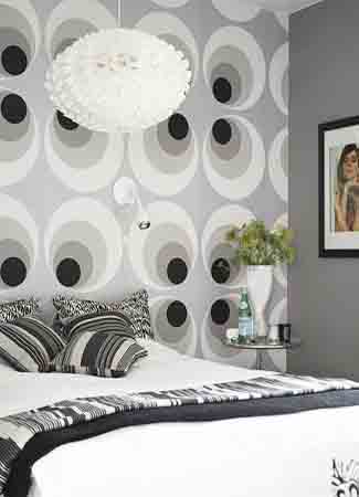 Contemporary Bedroom Decorating Ideas on Bedroom Wallpaper In Black  White And Gray  One Wall Decoration