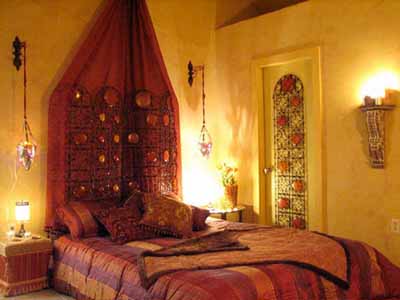 yellow-orange red-bedroom-colors-Moroccan decorations 