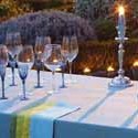tablecloth-napkins-dinner-table-decorating-ideas