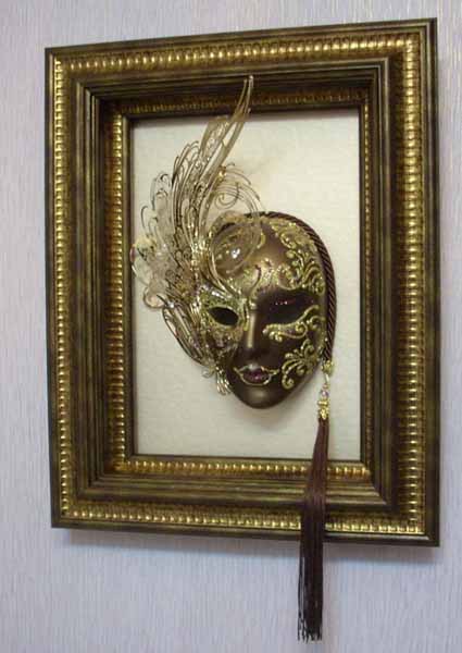 venetian masks are modern interior decorating and wall decor ideas