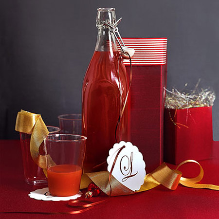 red drinks for Halloween party table decoration