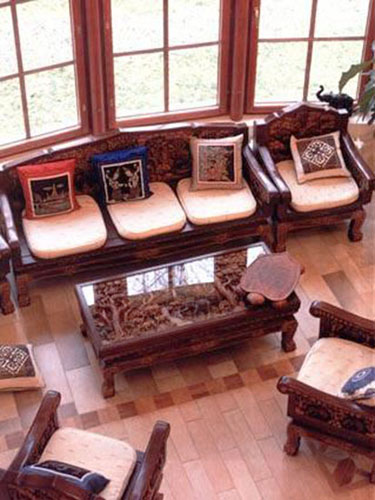 Living room furniture for colonial houses
