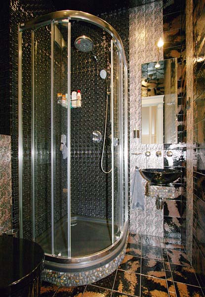  white tiles in the bathroom 