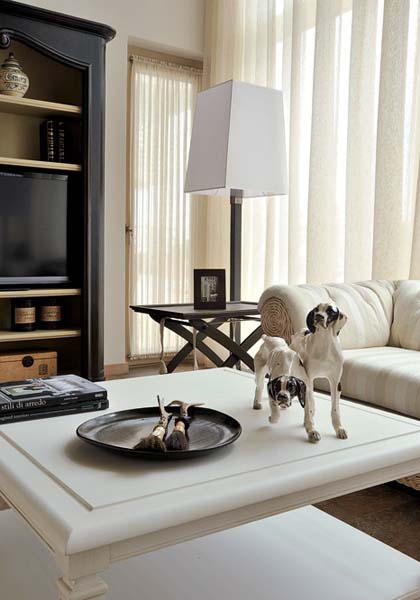 white coffee table for the living room