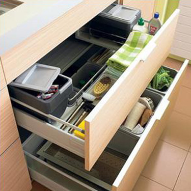 wood kitchen cabinets