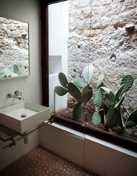  bathroom design in the Sicilian House 