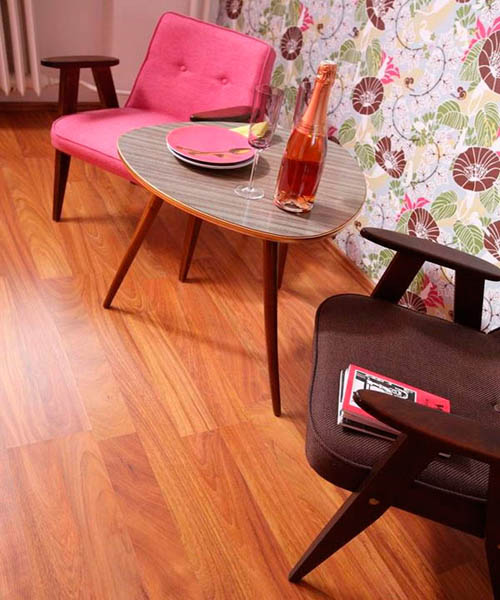 vintage furniture, chairs in broqn and pink colors