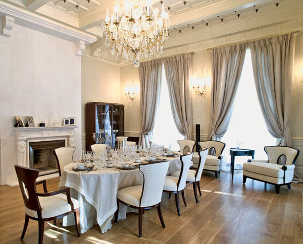 dining room decorating in classic style