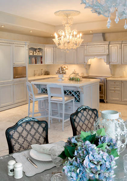 white kitchen and dining room decorating