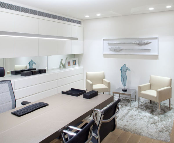 black and white home decor