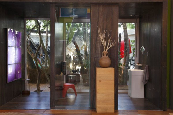 home decorations and vases