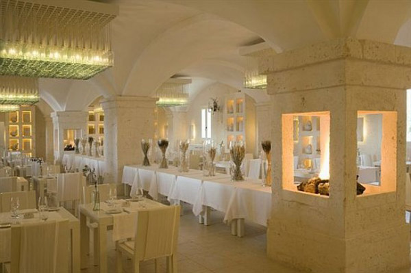 white-decoration-color Italian style Borgo Egnazia hotel (13)