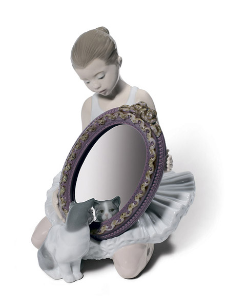 Girl with mirror figure