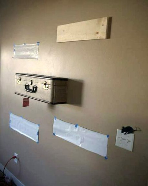 makes Wall shelves of vintage suitcase