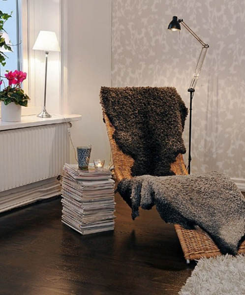  wicker chair and table lamp 