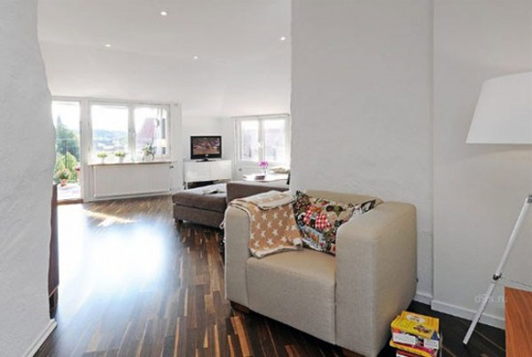  upholstered chair with cushion 