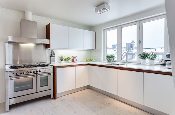 white kitchen cabinets