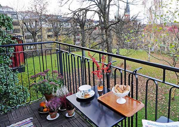 15 Charming Decorating Ideas for Your Balcony, Spring Decorating Ideas