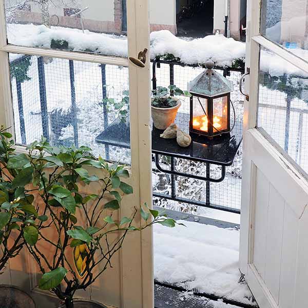 metal table with lanterns