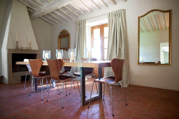 tuscan decorating for dining room Dining room with large wood table ...