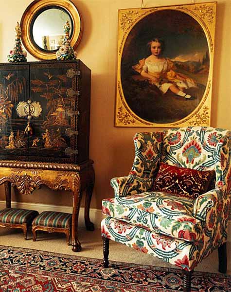 vintage furniture Modern interior decoration retro style (2)  colorful upholstered chair and vintage furniture for interior decoration