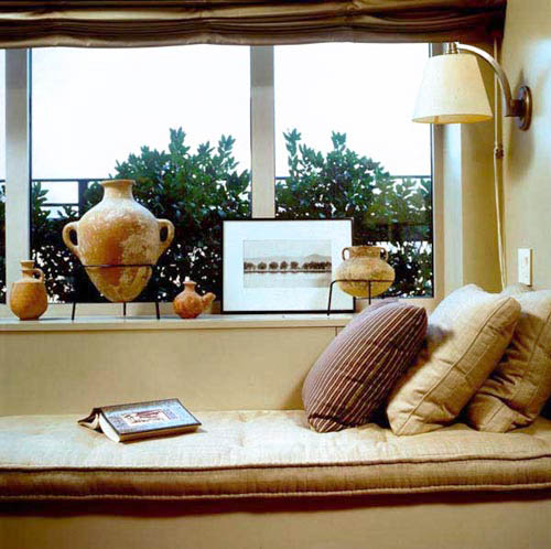 decorative pillows for window seat