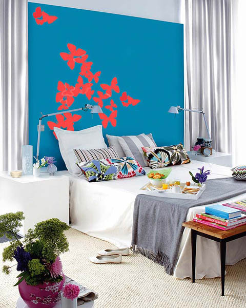 blue wall color with red and gray bedroom decor accessories