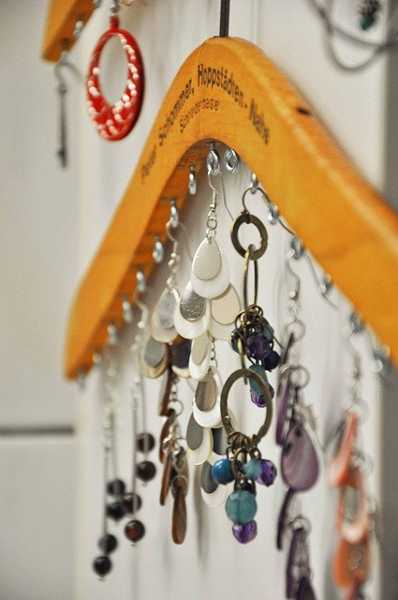  Hanger with hooks for jewelry 