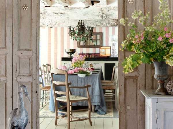 Shabby Chic decorating with flowers