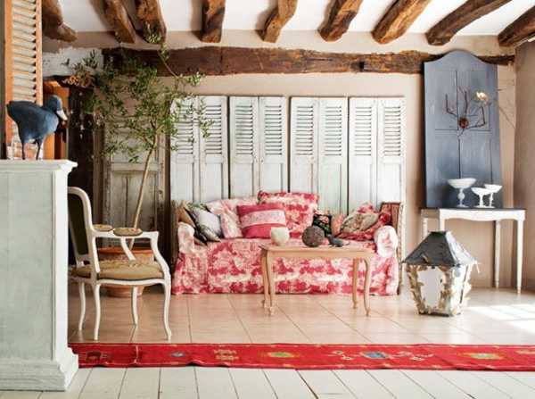 pink sofa against recycled window shutters wood beam ceiling design vintage furniture and decor accessories for french country home decorating - French Country Home Decor pink sofa against recycled window shutters wood beam ceiling design vintage furniture and decor accessories for french country home decorating - French Country Home Decor