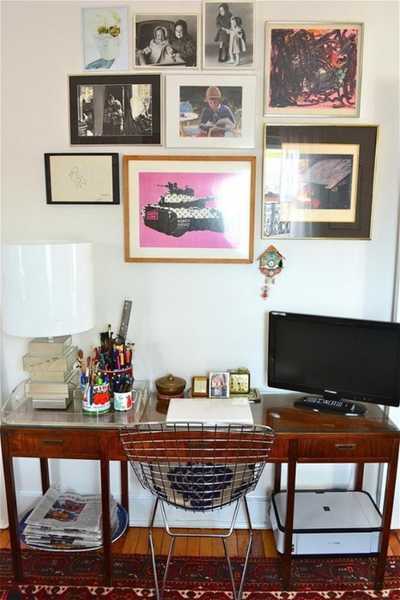 wall decoration with framed pictures