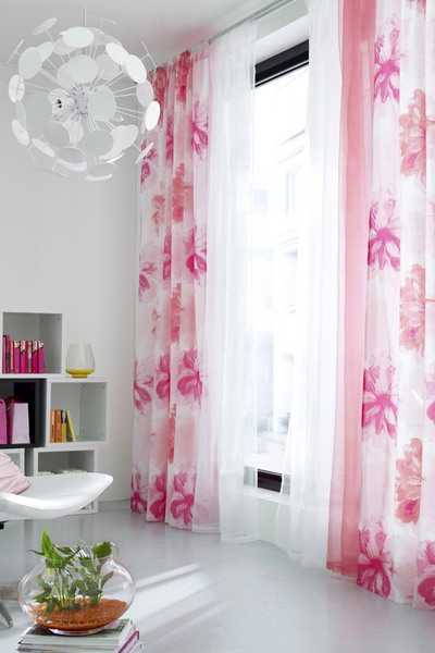 pink and white flowers Curtains
