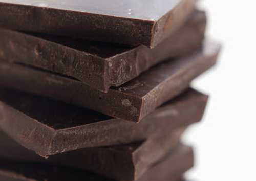 dark-chocolate-brown-color chunks of chocolate, food pictures
