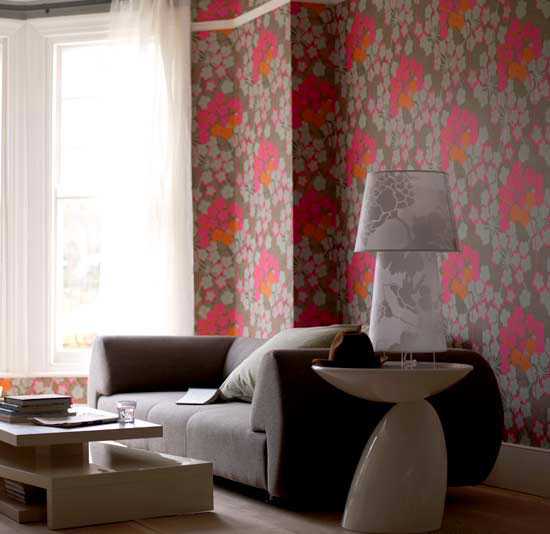 pink and brown wallpaper with floral design for living room decorating