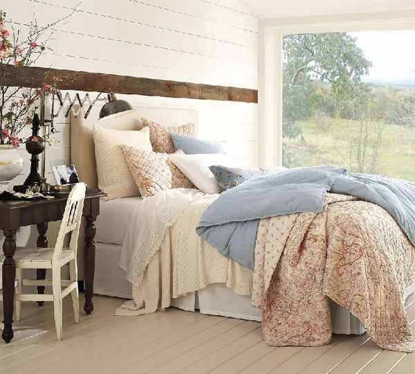 modern bedroom decoration with antique furniture