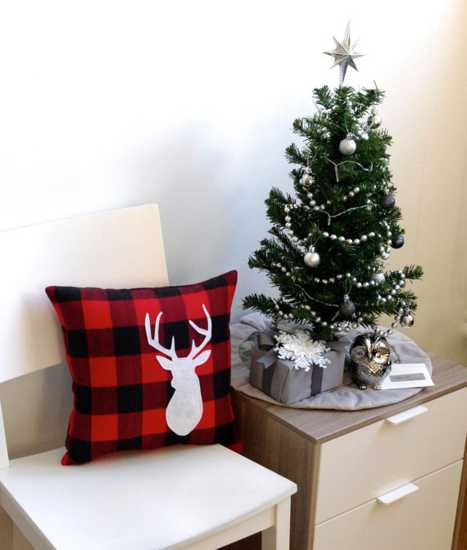 Christmas decoration accessories, pillows with deer application