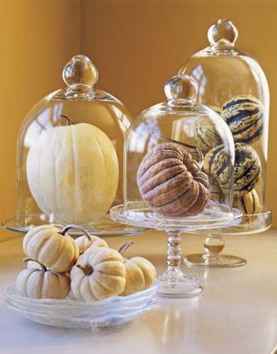 green and white pumpkins for Thanksgiving table decoration