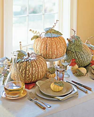 single table centerpiece ideas, mini pumpkin and napkin in neutral color