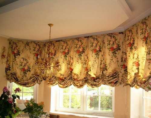 window-decorating-ideas-balloon-curtains (2) short kitchen curtains with floral design