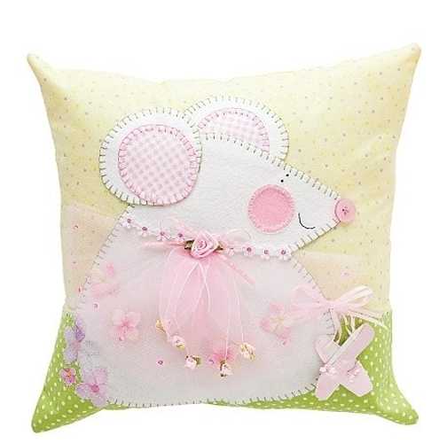 make pillows with applications for children Room
