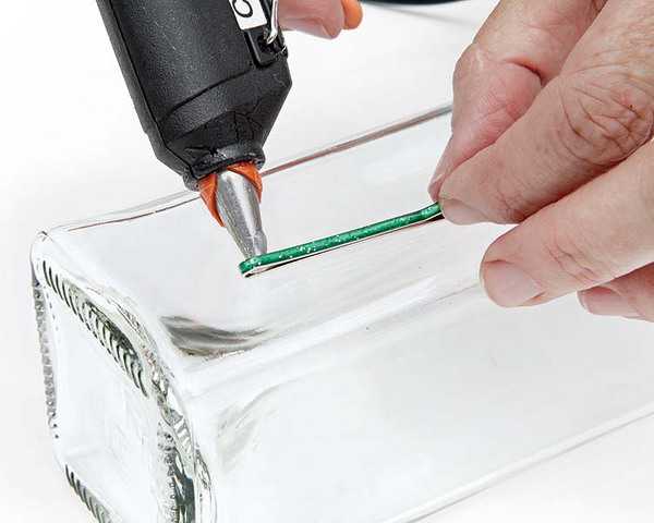 glue decorations glass bottle