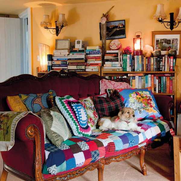  cintage sofa and wall lights 