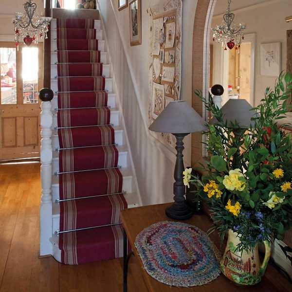 Steps and console table decoration vintage style 