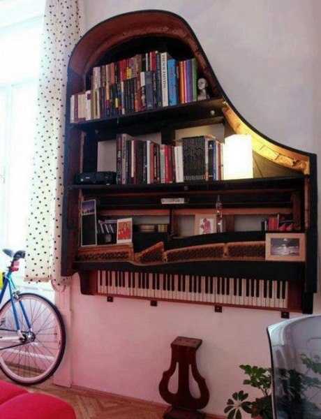  Piano bookshelf 