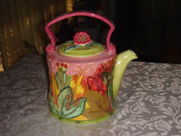 teapot with floral patterns