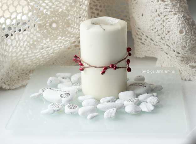 Candle heart with pebbles
