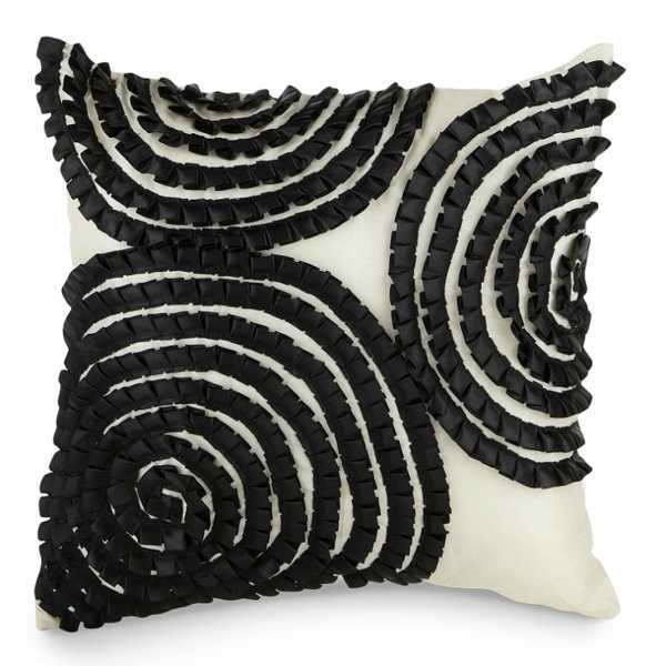 accent pillows with black circles