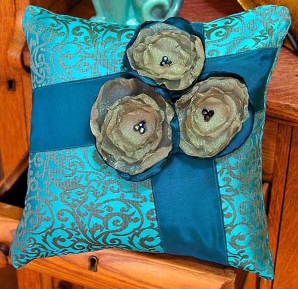 accent pillows with floral designs