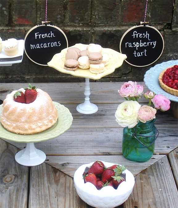 make decorations with hoop
